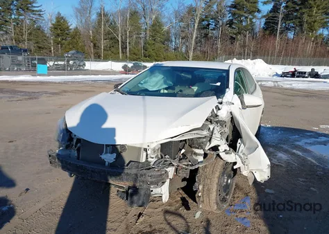 2016 Toyota Corolla Le z USA, uszkodzony, nr VIN 2T1BURHE7GC586942